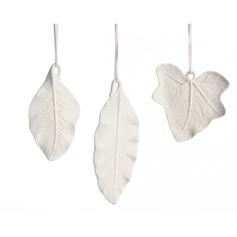 Hanging Leaf in Porcelain 11 cm. Single piece