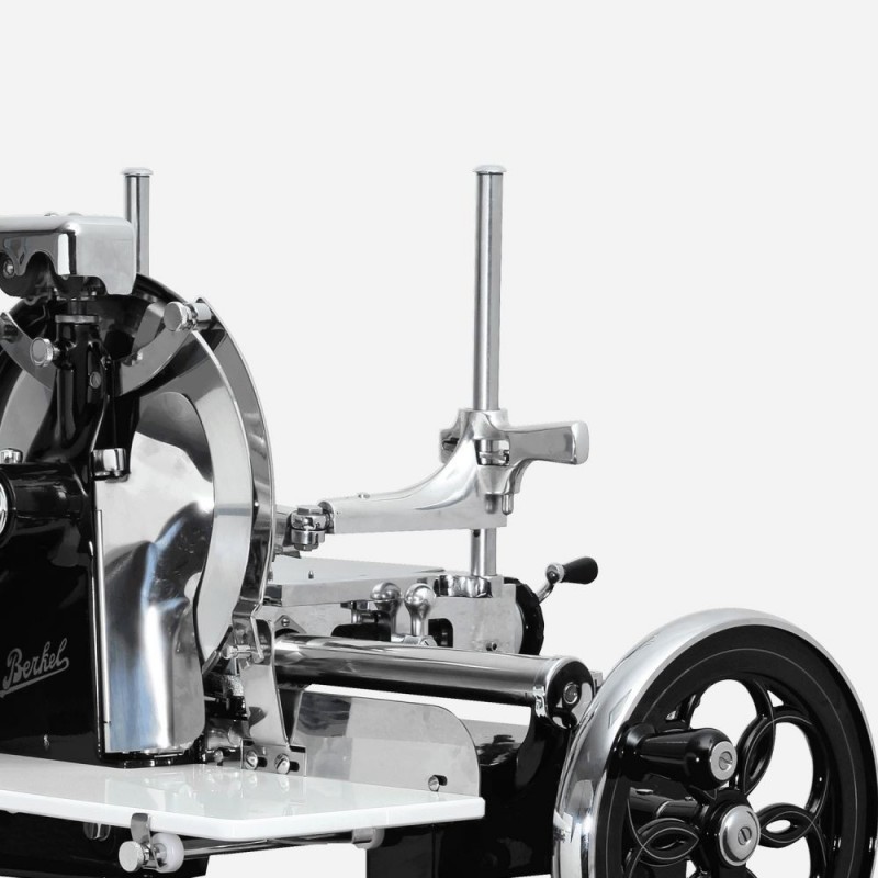 Berkel Volano-Aufschnittmaschine Fiorato L16 Farbe Schwarz - Silberdekor Berkel Volano-Aufschnittmaschine Fiorato L16 Farbe Schwarz - Silberdekor