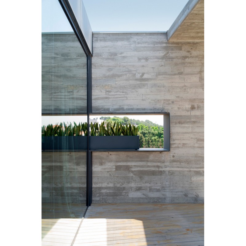 Herstera Pflanzkübel PLANTER BALCONY aus Metall Anthrazit 80x25x25 cm