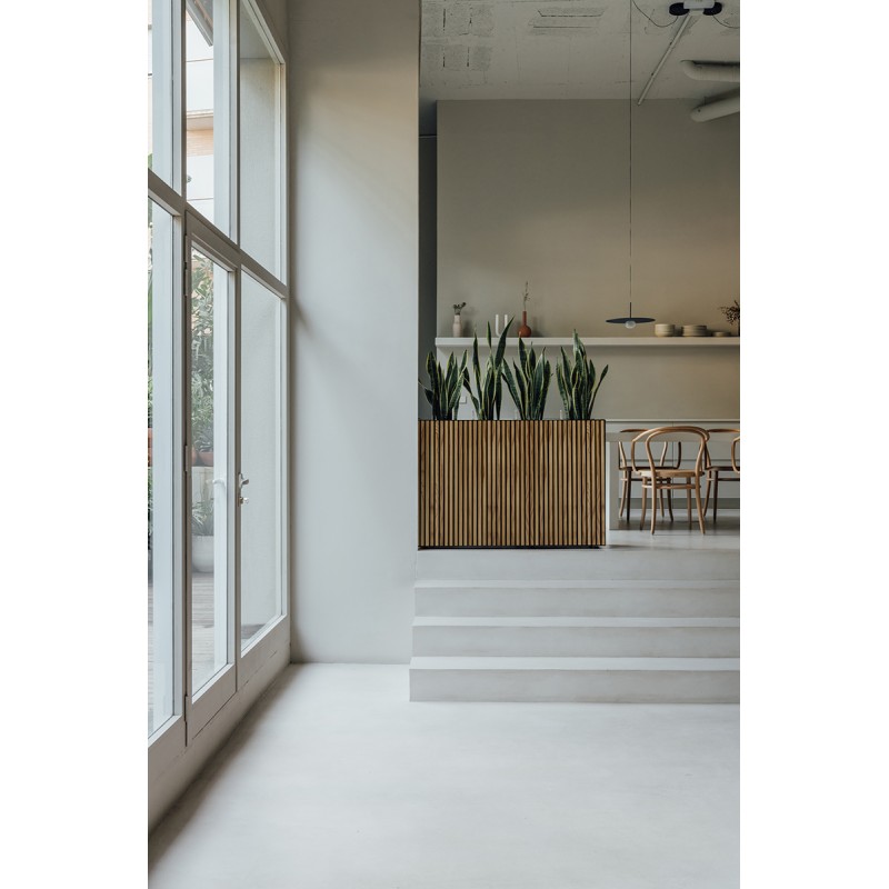 Hohes Herstera DECO PLANTER DIVIDER 25 Metall-Pflanzgefäß Schwarz & Holz 100x25x80 cm