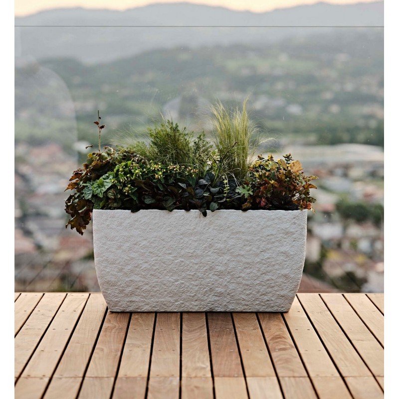 Petram planter