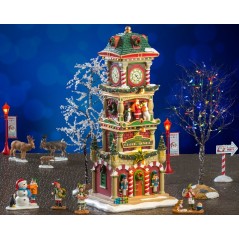 The Village Square Clock Tower Set mit Adapter 4.5V Art.-Nr. 56673