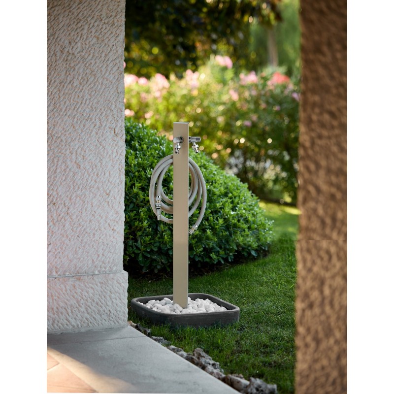 Aquapoint Dreieckiger unterirdischer Gartensäulenbrunnen Taubengrau