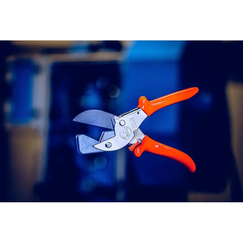 LÖWE SCISSORS FOR CUTTING RUBBER AND PLASTIC HOSES UP TO 32 MM