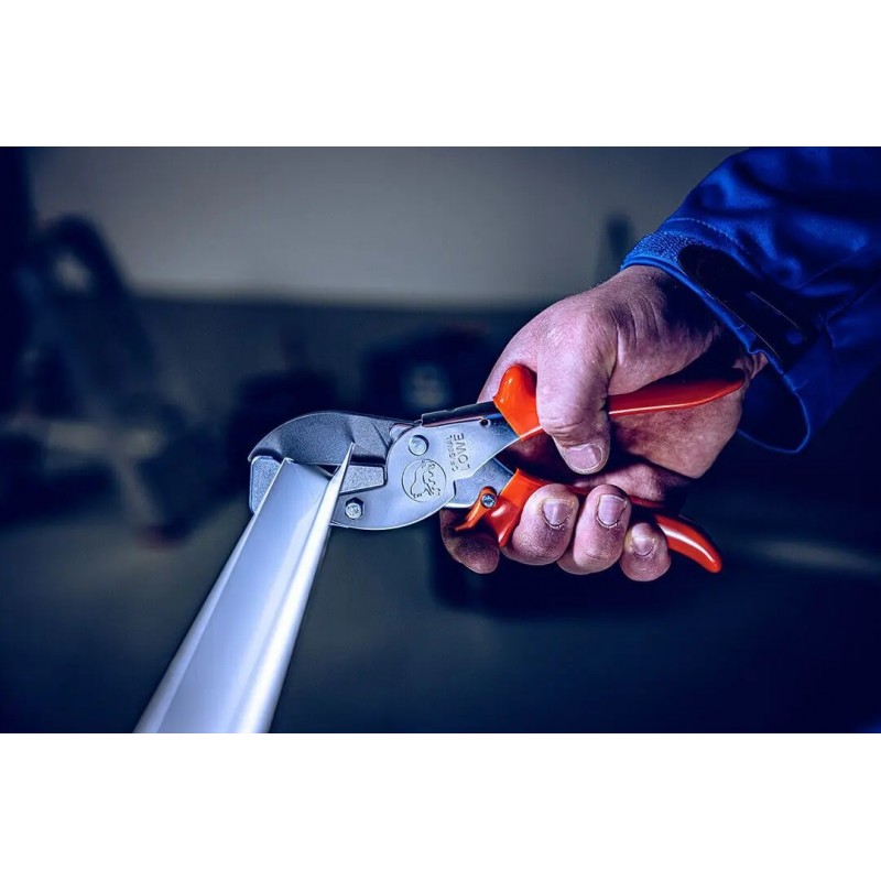 LÖWE SCISSORS FOR CUTTING RUBBER AND PLASTIC HOSES UP TO 32 MM