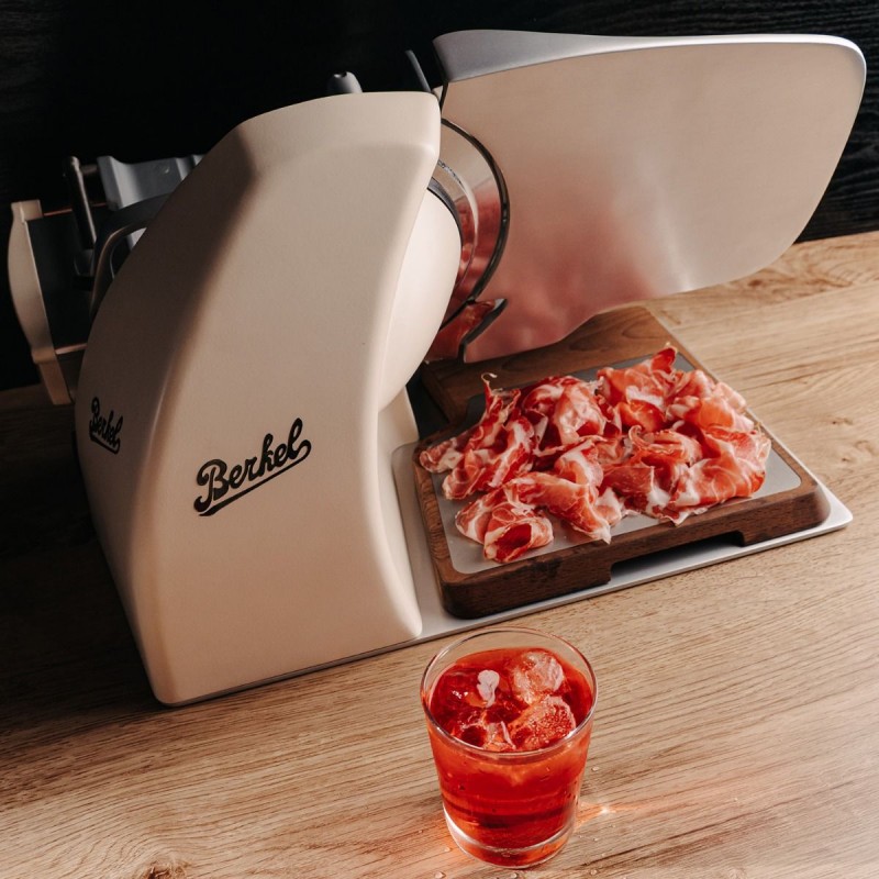 Berkel Aufschnittmaschine Home Line 250 Plus Farbe Mattcreme Berkel Aufschnittmaschine Home Line 250 Plus Farbe Mattcreme