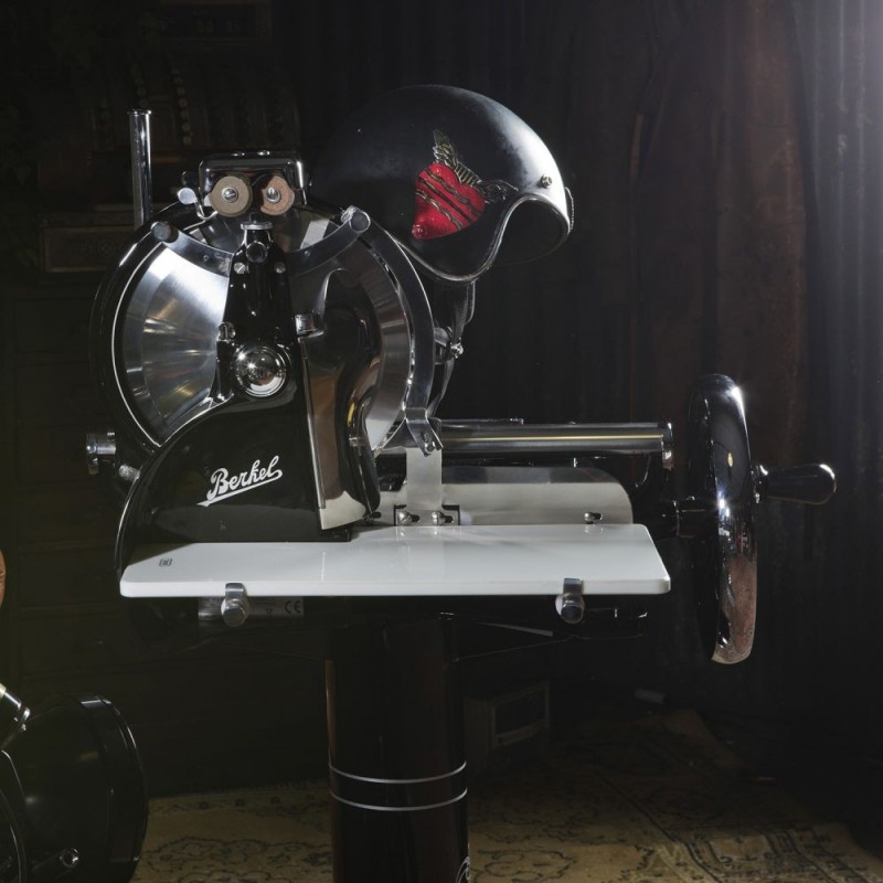 Cortafiambres Berkel Volano Fiorito L16 color Negro - Adornos plata Cortafiambres Berkel Volano Fiorito L16 color Negro - Adornos plata