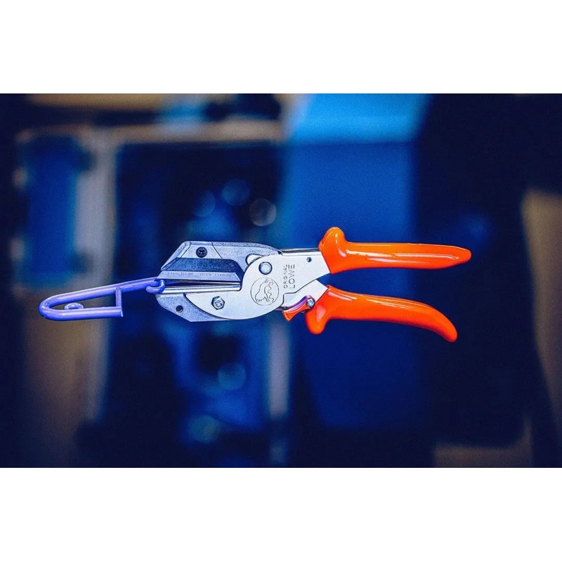 LÖWE HINGED SCISSORS WITH TRAPEZOIDAL BLADE LÖWE HINGED SCISSORS WITH TRAPEZOIDAL BLADE