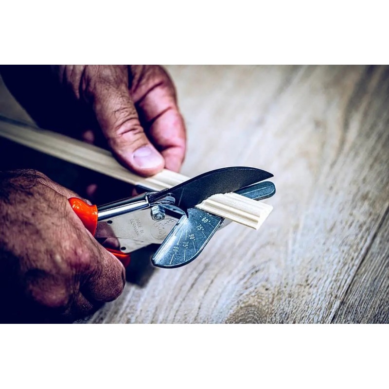 LÖWE SCISSORS FOR OBLIQUE CUTS