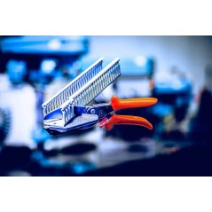 TIJERAS LÖWE PARA CONDUCTOS DE CABLES