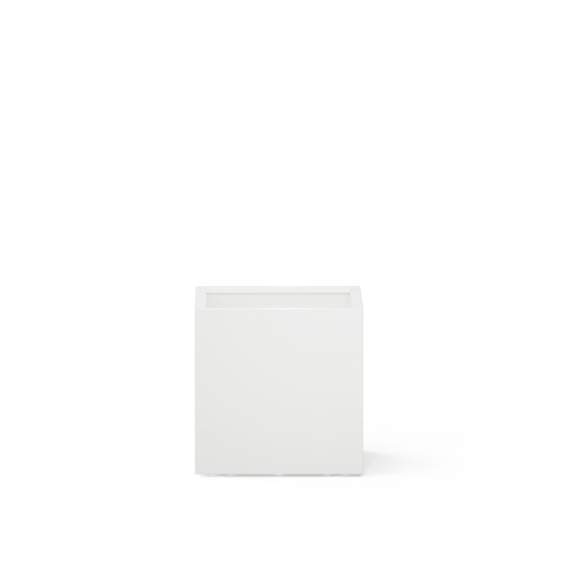 Jardinera cúbica Herstera PLANTER CUBE 60 de metal color blanco 60x60x60 cm Jardinera cúbica Herstera PLANTER CUBE 60 de metal color blanco 60x60x60 cm