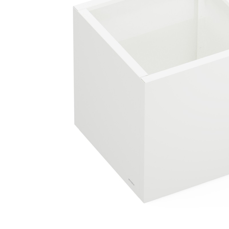 Jardinera cúbica Herstera PLANTER CUBE 60 de metal color blanco 60x60x60 cm Jardinera cúbica Herstera PLANTER CUBE 60 de metal color blanco 60x60x60 cm