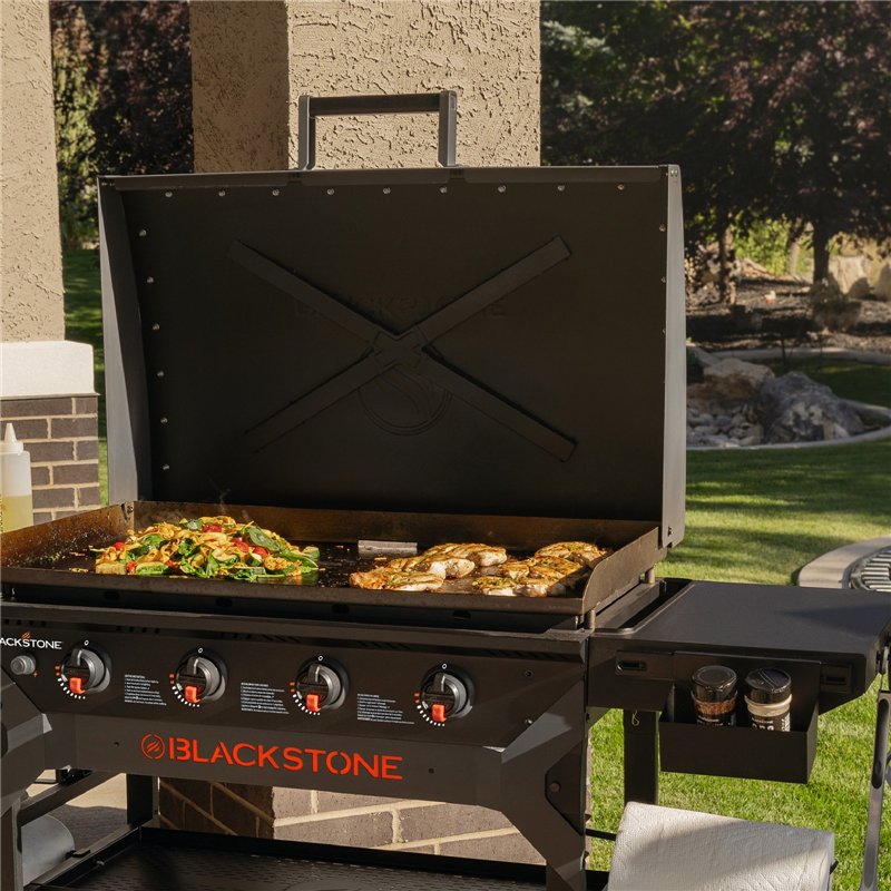Gas griddle Blackstone Iron Forged Omnivore 36″ with hood Code 2310DK