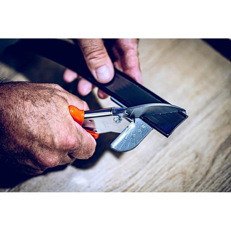 LÖWE SCISSORS FOR OBLIQUE CUTS