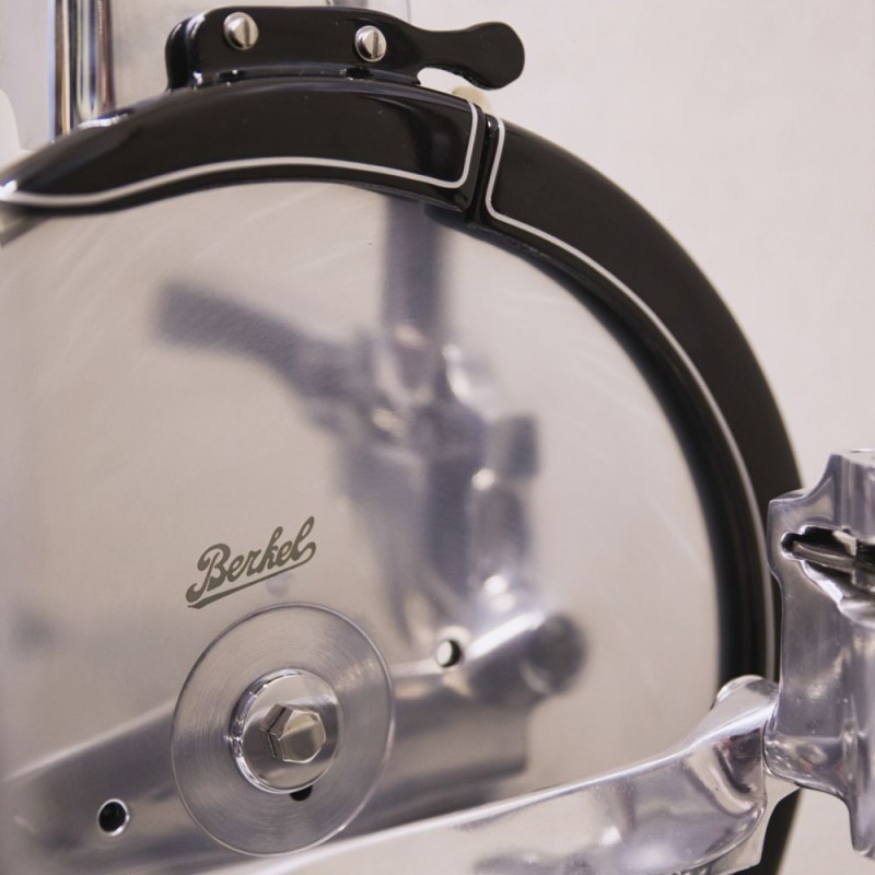 Berkel Trancheuse Volano Fiorato L16 couleur Noir - Décor Argenté Berkel Trancheuse Volano Fiorato L16 couleur Noir - Décor Argenté