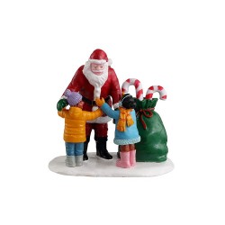 Santa Gets A Hug Ref. 32211