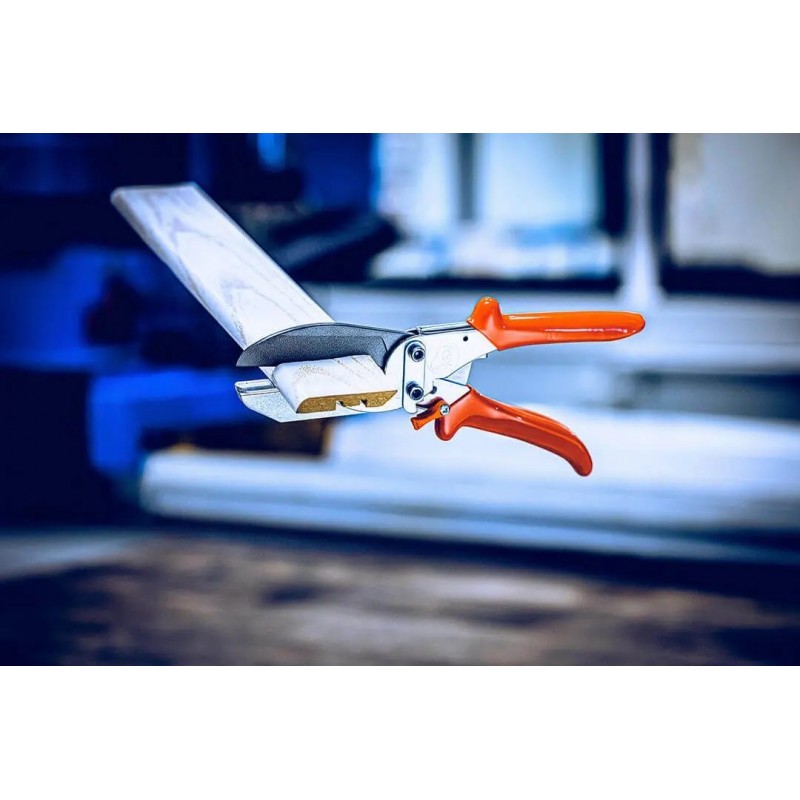 LÖWE SCISSORS FOR FLAT STRIPS WITHOUT STOPPER LÖWE SCISSORS FOR FLAT STRIPS WITHOUT STOPPER