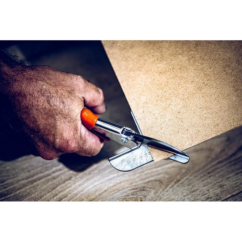 LÖWE SCISSORS FOR OBLIQUE CUTS LÖWE SCISSORS FOR OBLIQUE CUTS