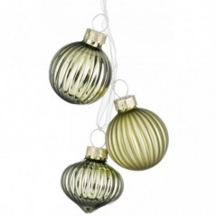 Boule en verre vert clair. Pièce unique.