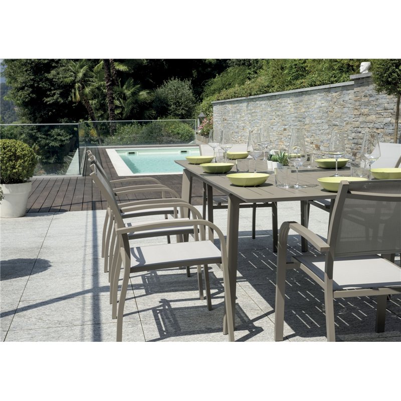 Greenwood San Donato Extendable Aluminum Garden Table - Dove Gray