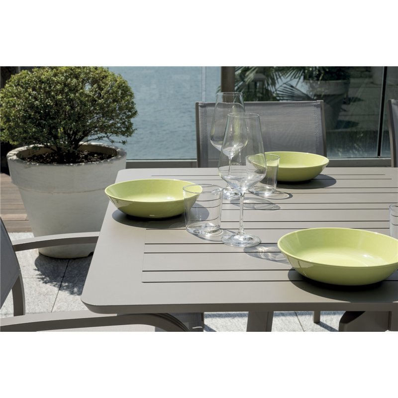 Greenwood San Donato Extendable Aluminum Garden Table - Dove Gray