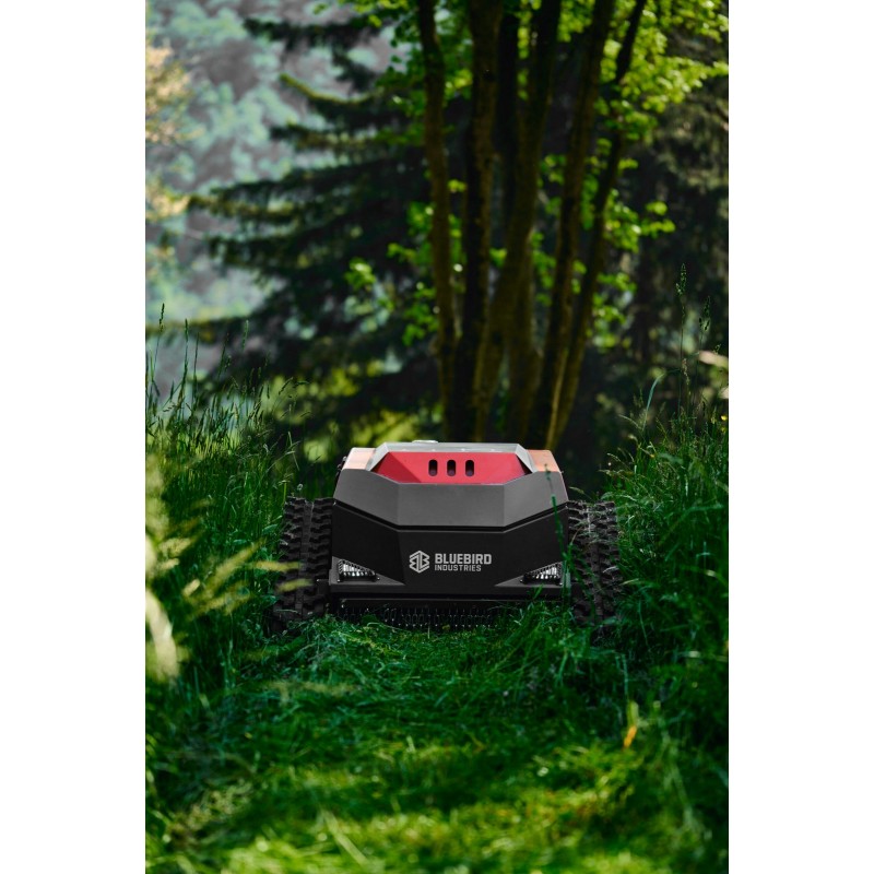 Remote-controlled tracked brush mower Blue Bird FM 25-75 H cutting width 736 mm Honda Twin 21 PS Remote-controlled tracked brush mower Blue Bird FM 25-75 H cutting width 736 mm Honda Twin 21 PS