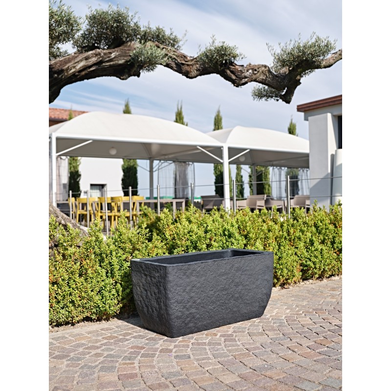 Petram planter Petram planter