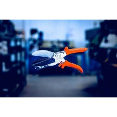 LÖWE SCISSORS FOR CUTTING PLASTIC PROTECTIONS WITH 90° BLADES