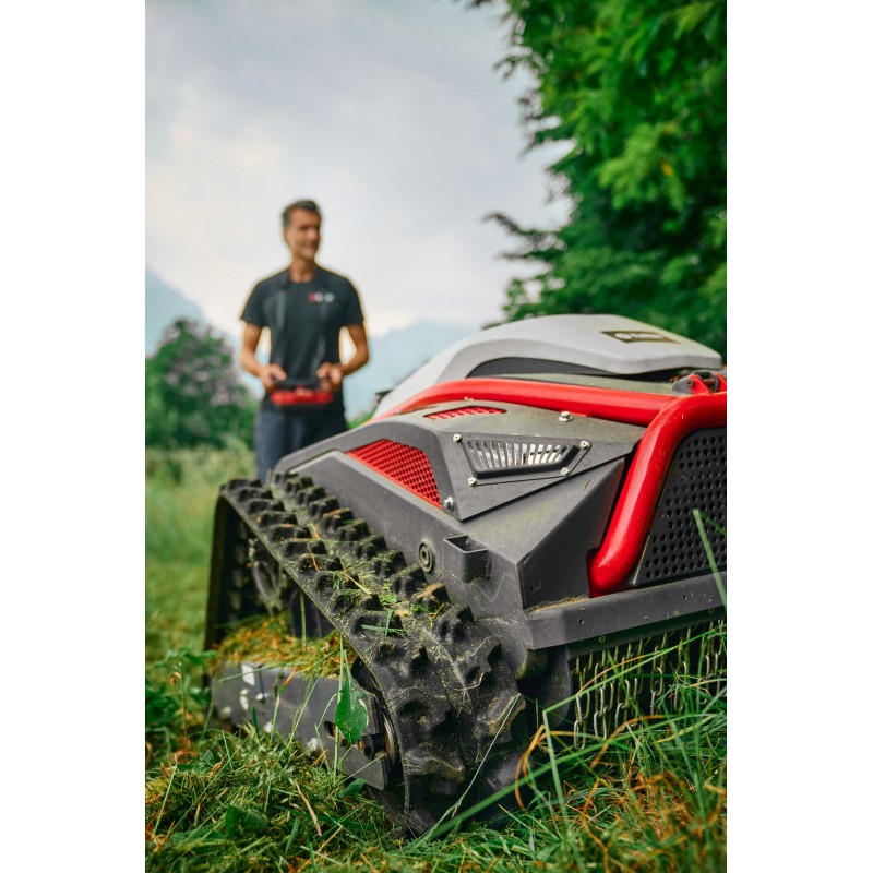 Remote-controlled tracked brush mower Blue Bird FM 25-75 cutting width 736 mm single-cylinder Loncin