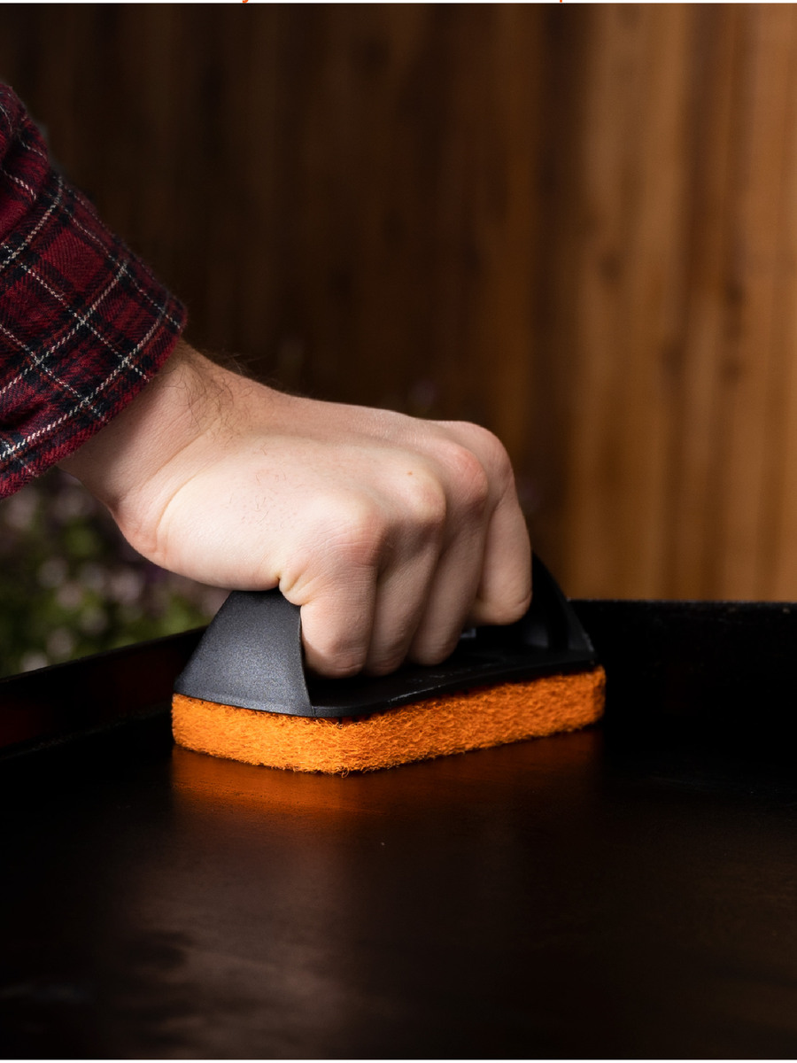 Replacement griddle scrub pads Blackstone 10 pieces in use