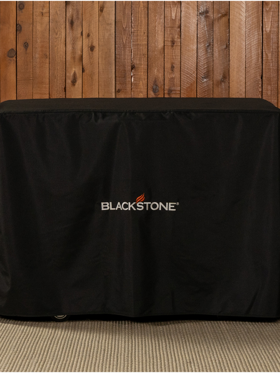 Griddle cover Blackstone 28″ with hood in use