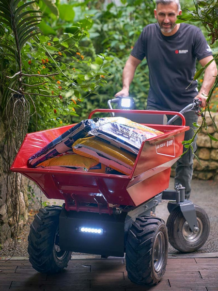 Transporting materials with an electric power barrow from the Blue Bird WB 500 range.