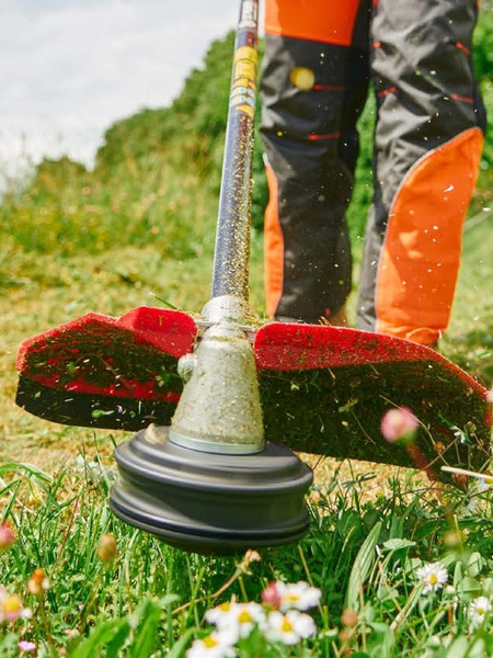 Garden maintenance with the Blue Bird multi-tool range.