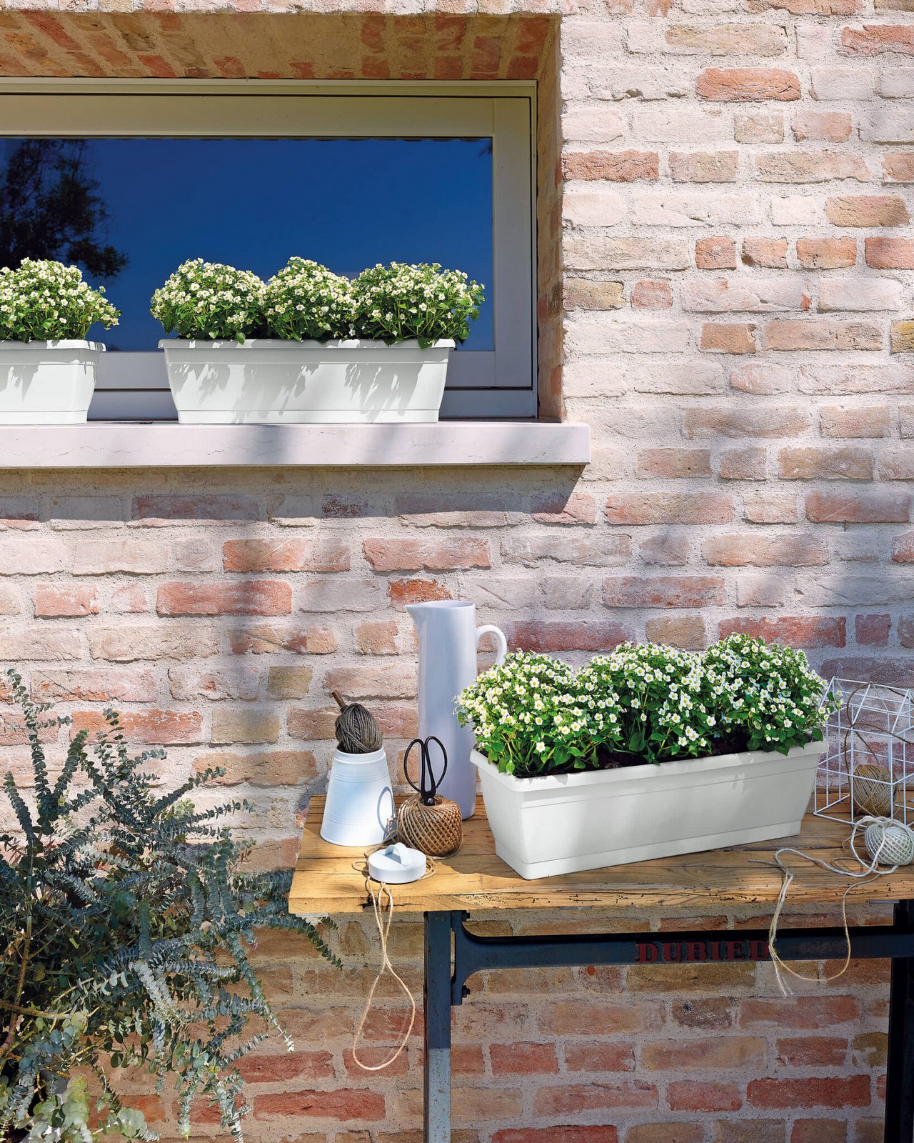 Veca Pots and Planters