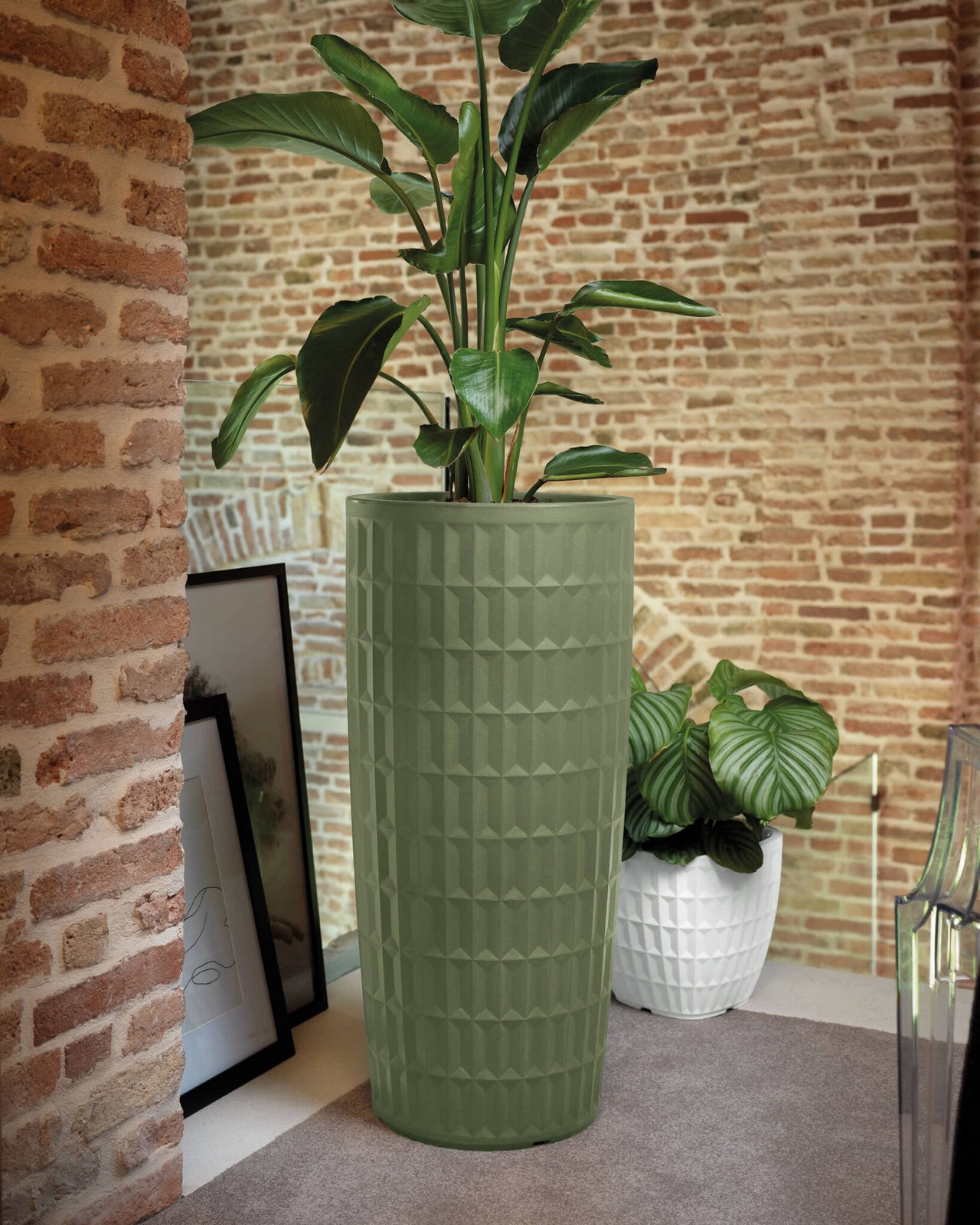 Veca Pots and Planters