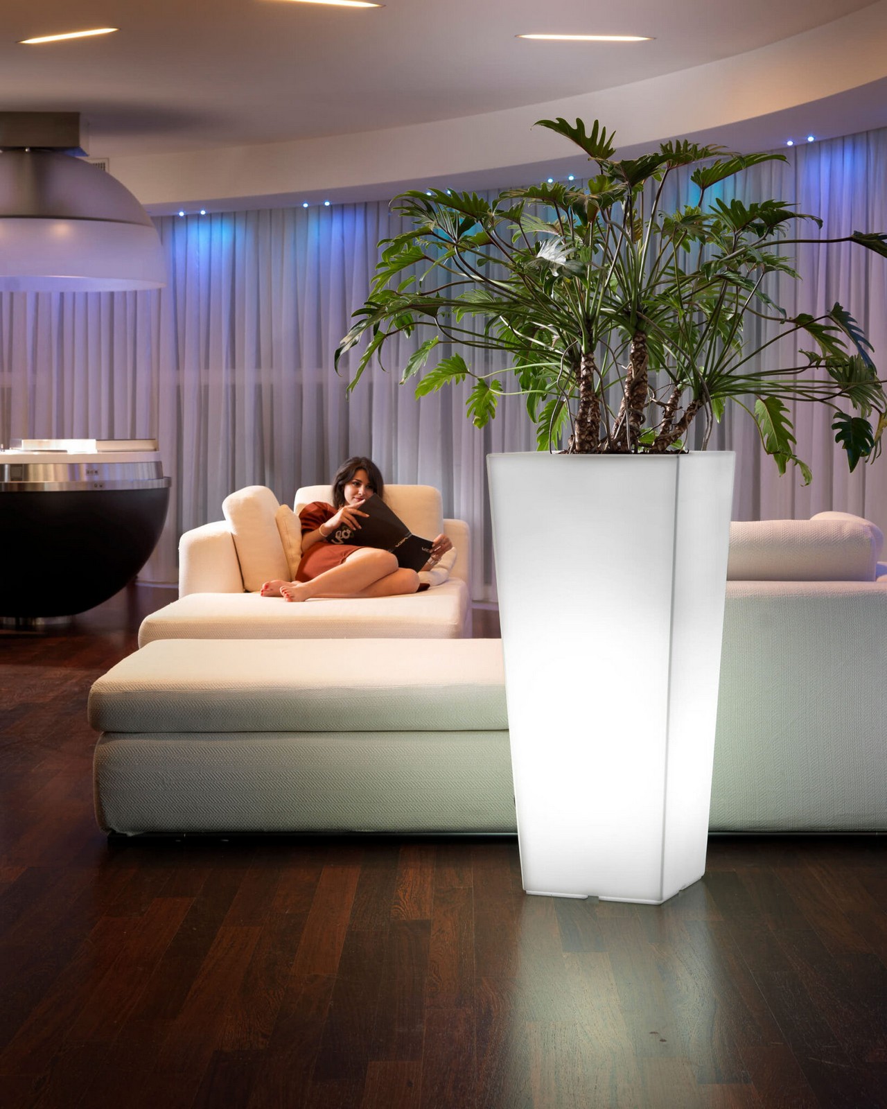 Veca Pots and Planters