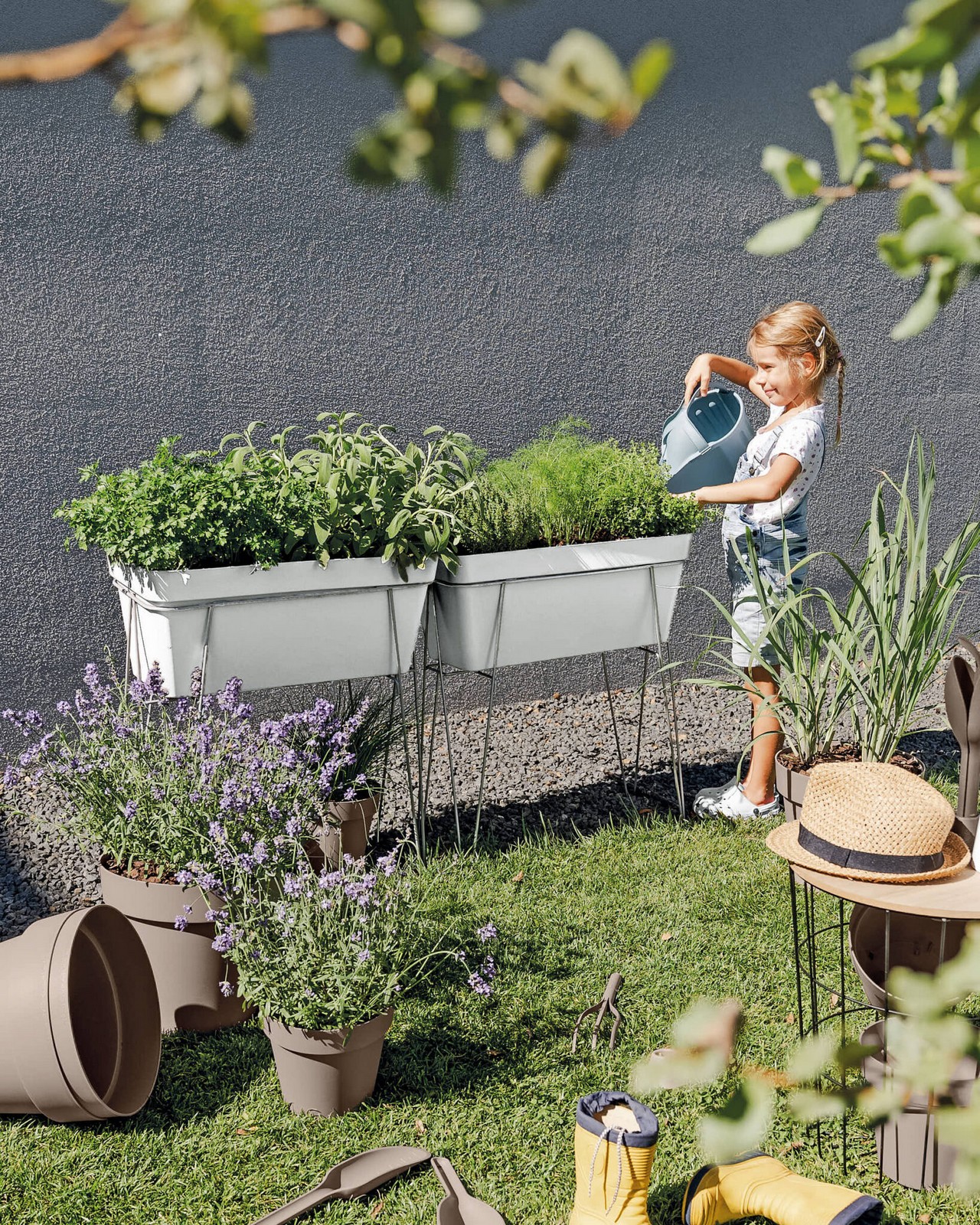 Veca Pots and Planters
