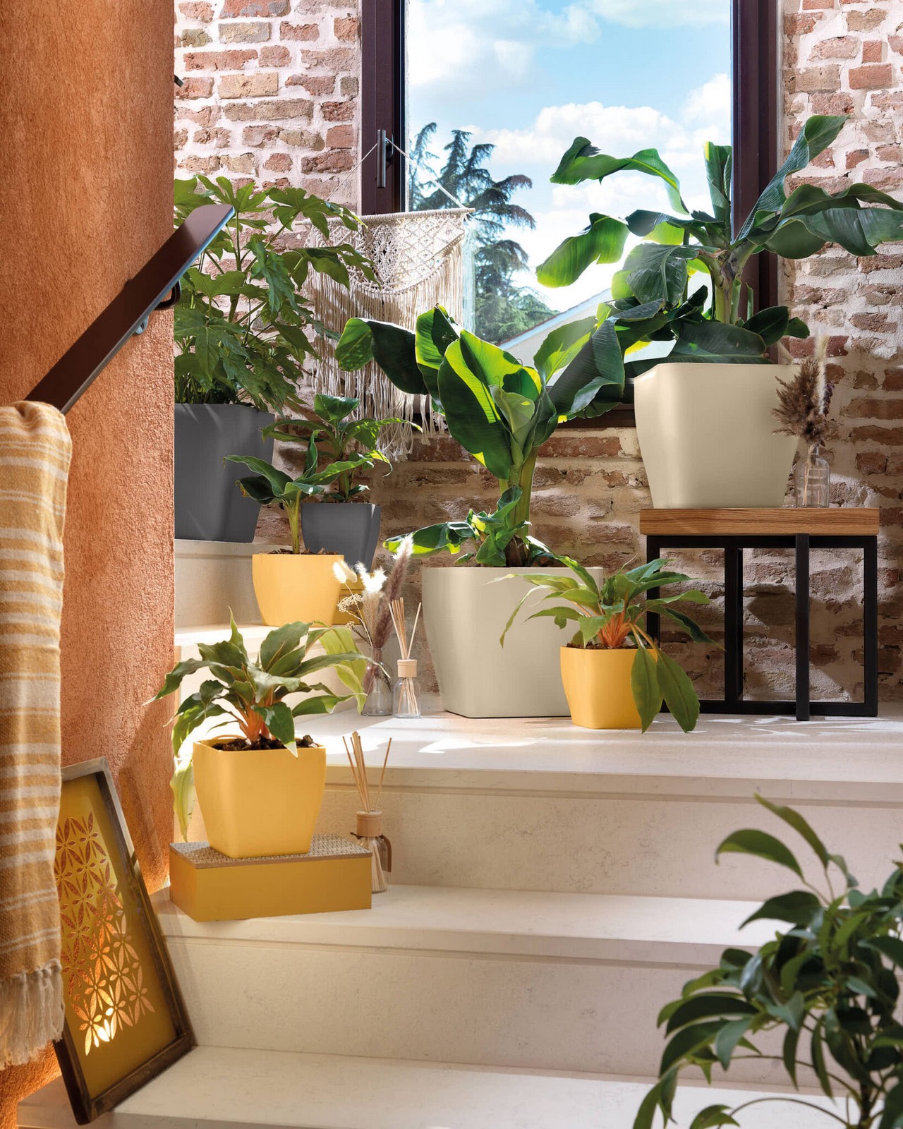 Veca Pots and Planters