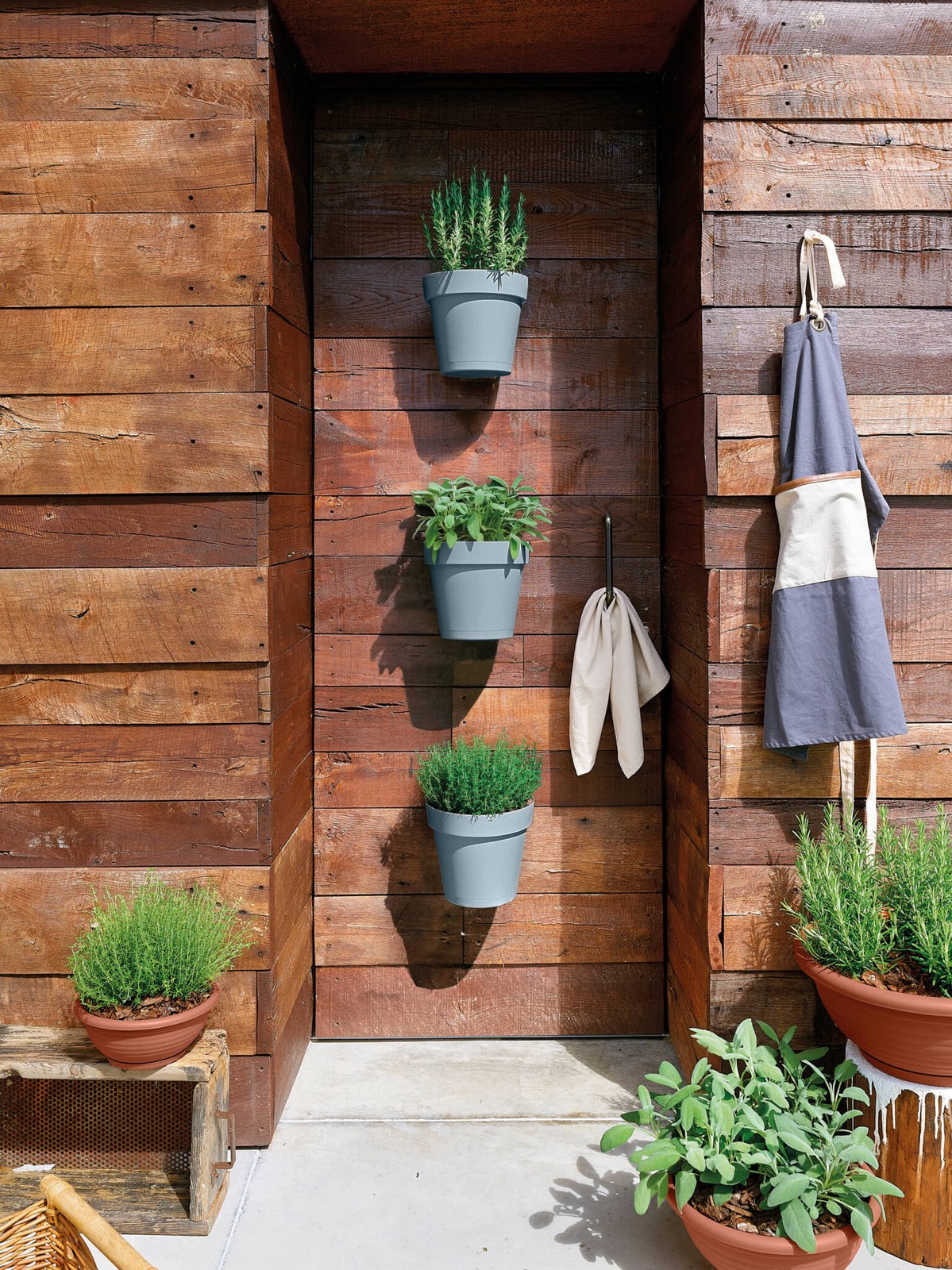 Veca Pots and Planters