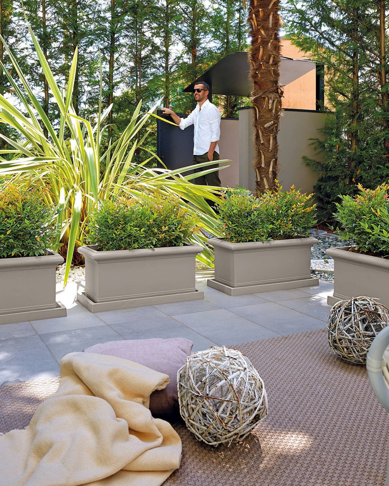 Veca Pots and Planters