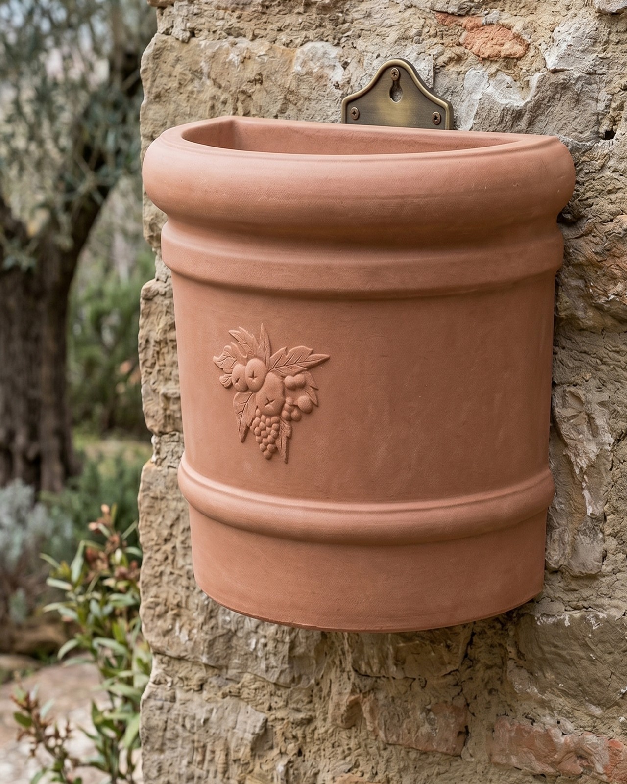 Veca Pots and Planters